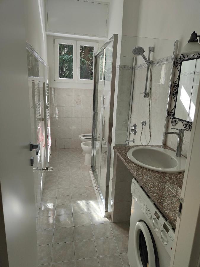 Ferienwohnung Elegante Bilocale A Milano Con Balcone Exterior foto